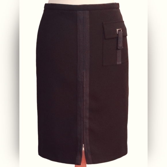 BCBGMaxAzria Dresses & Skirts - BCBG Maxazria size 4 black skirt